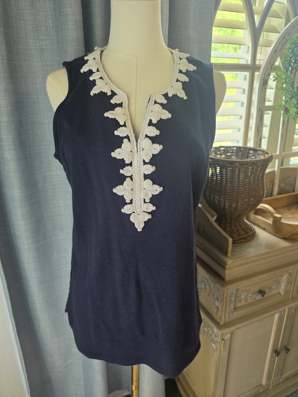 Crown And Ivy Top